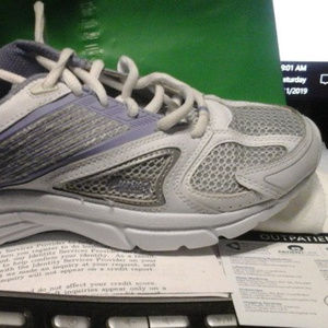 Curves Size 8 Sneakers